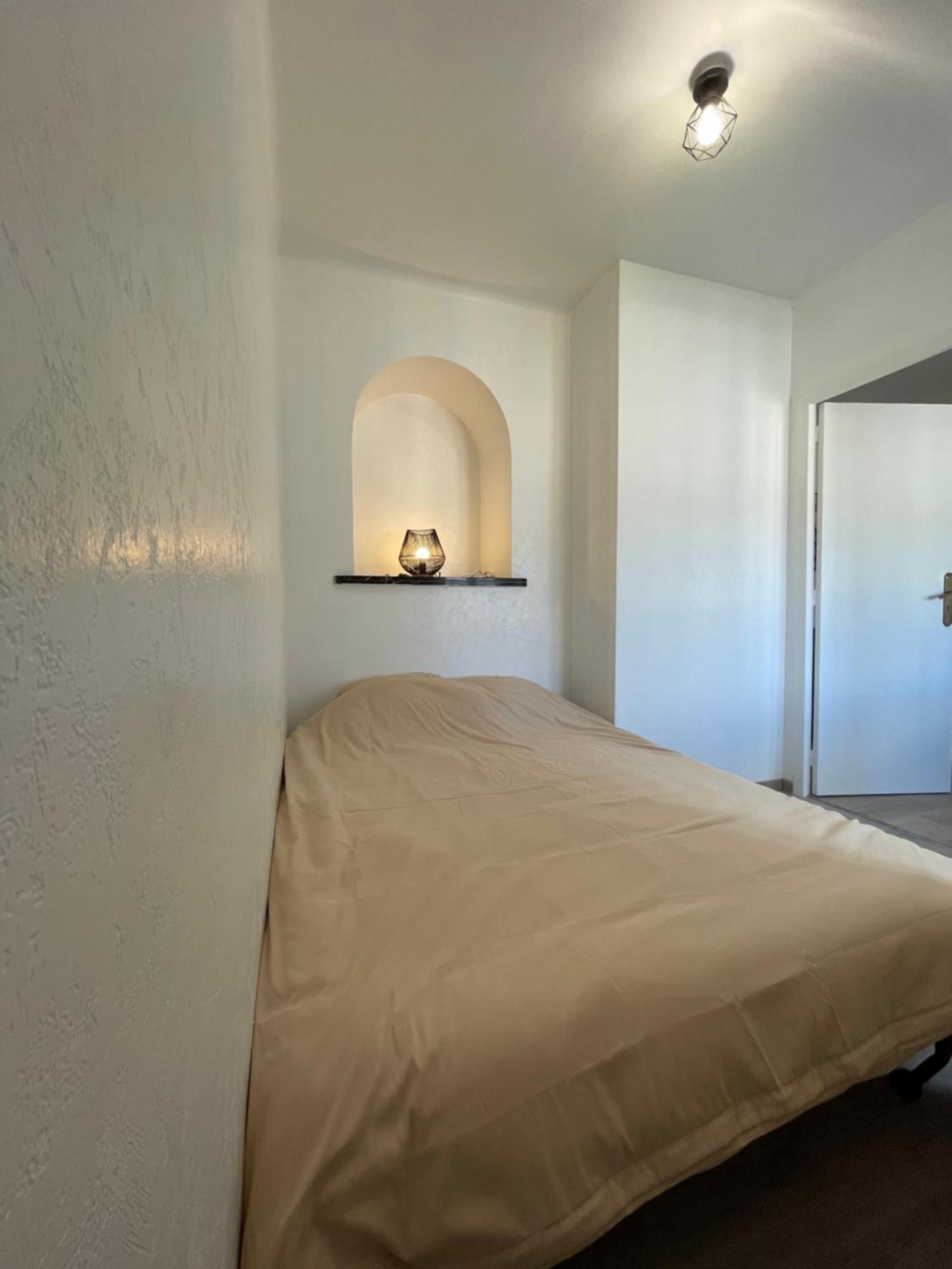 Appartement Renove Tout Equipe, Centre Ville, Proche De La Gare Et Commerce Flers Kültér fotó